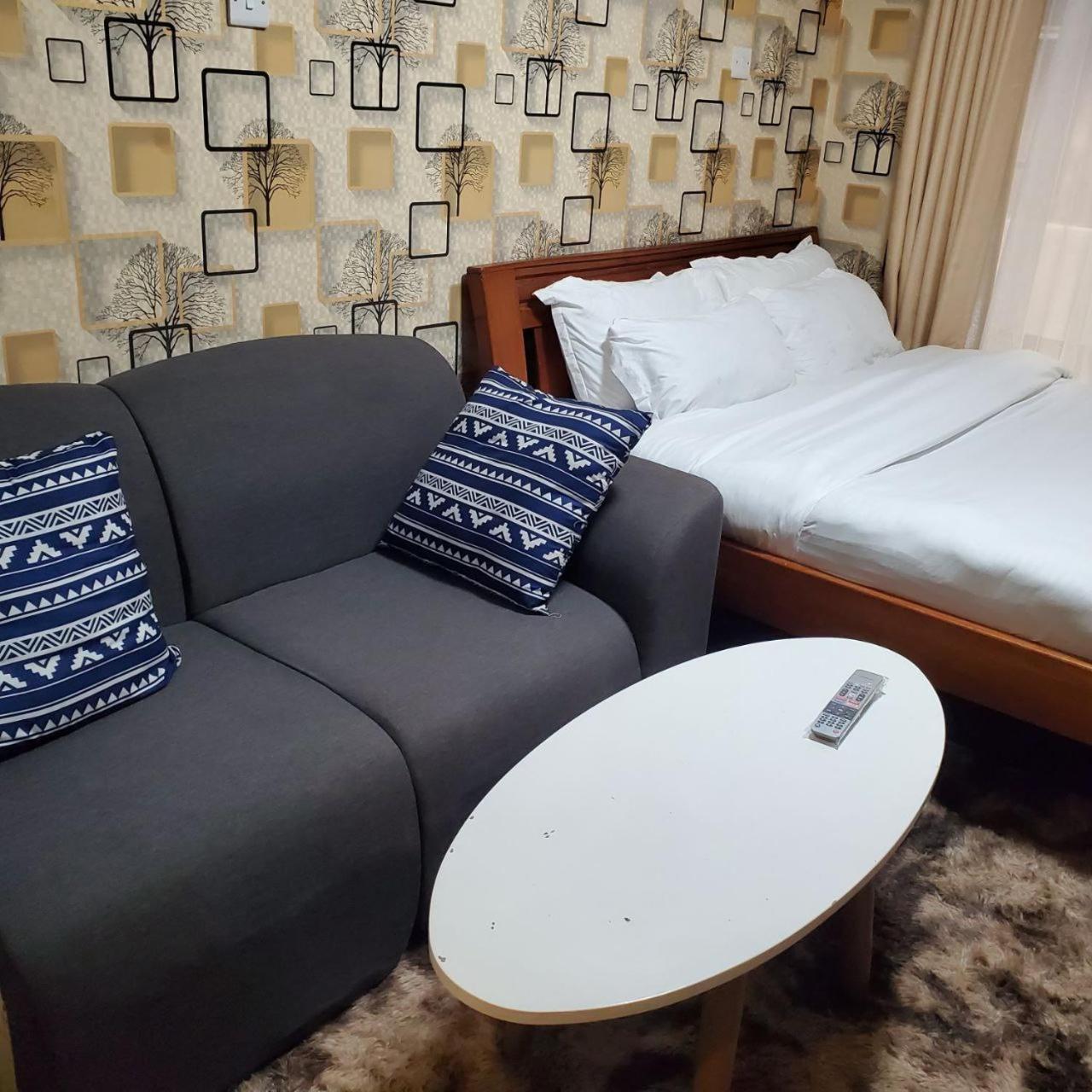 Apartamento Lovely & Cozy Compact Studio Near Airport With Rooftop View Nairobi Exterior foto